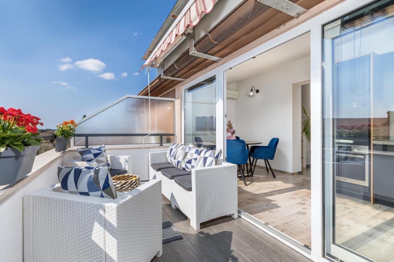 Apartman Nina Fažana Buitenkant foto